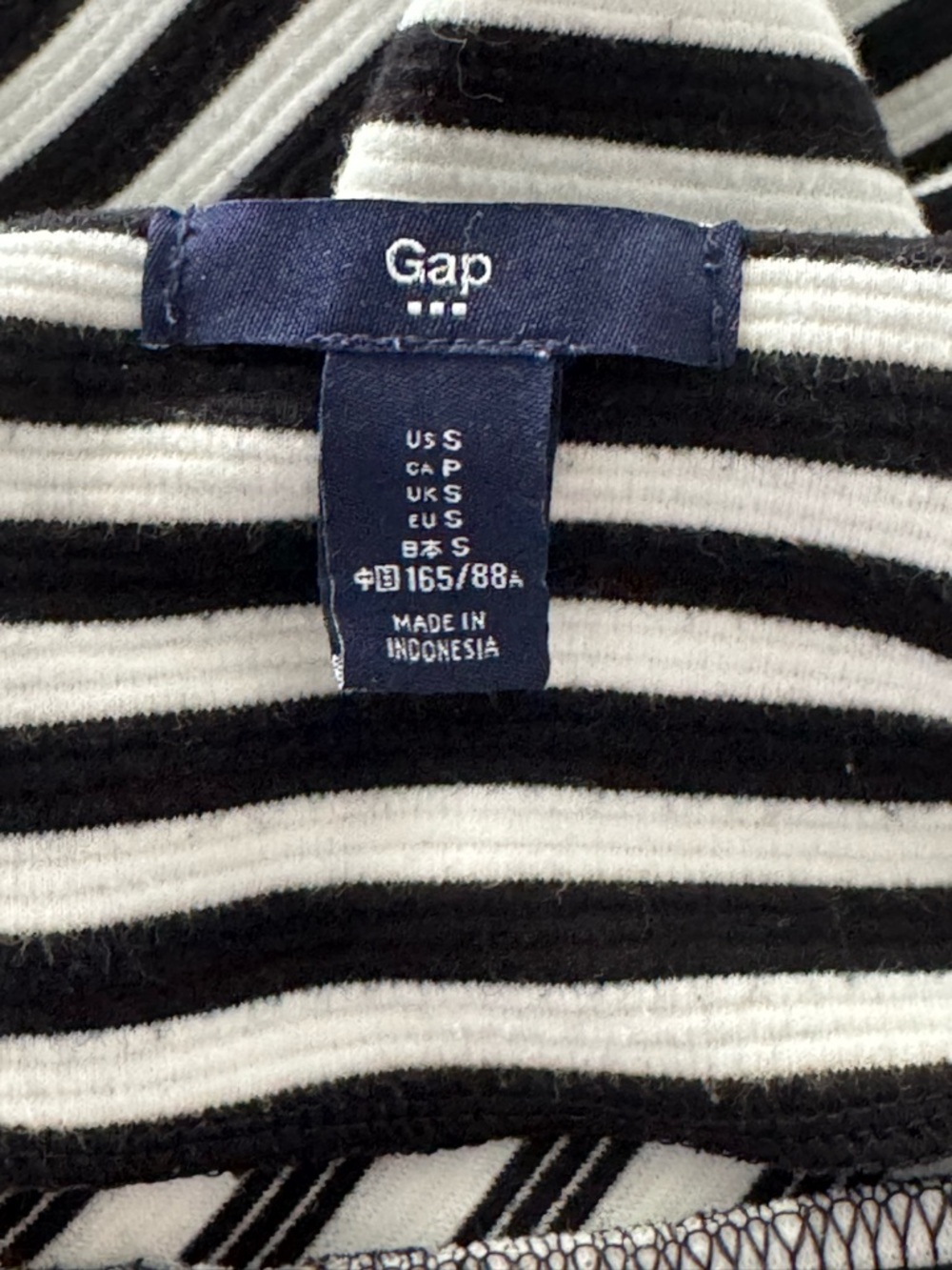 Gap back & white dress! - Picture 13 of 13